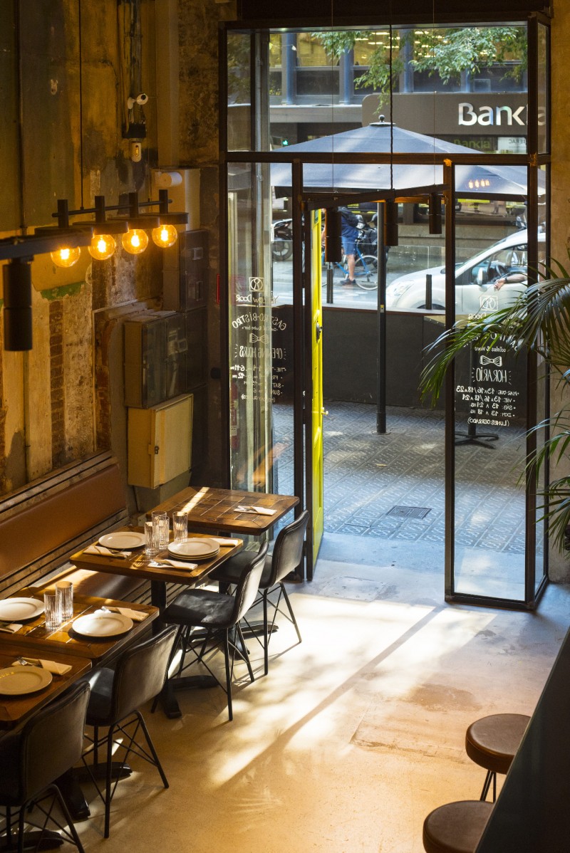 Оформление интерьера YELLOW DOOR фото 2