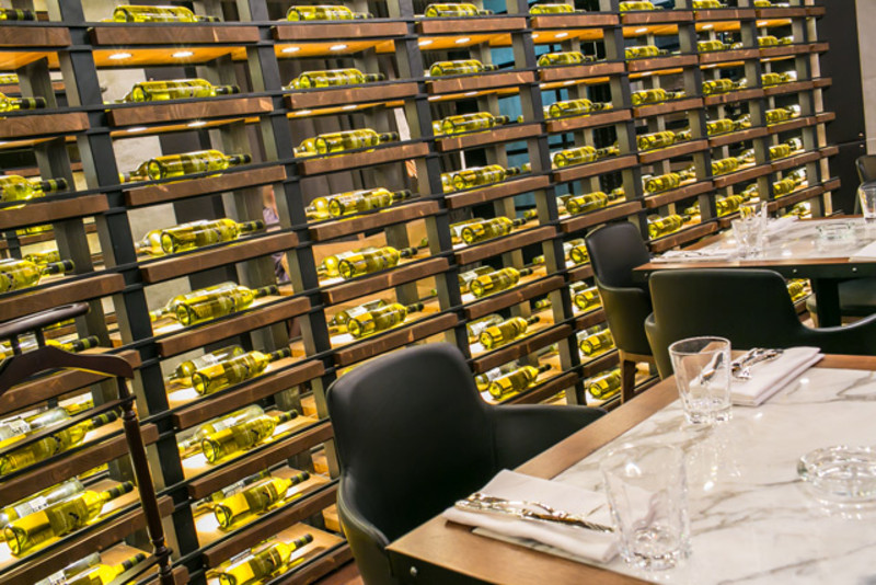 Дизайнерский декор ресторана французской кухни