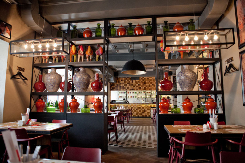 Декорирование современного ресторана ОКИ DOKИ