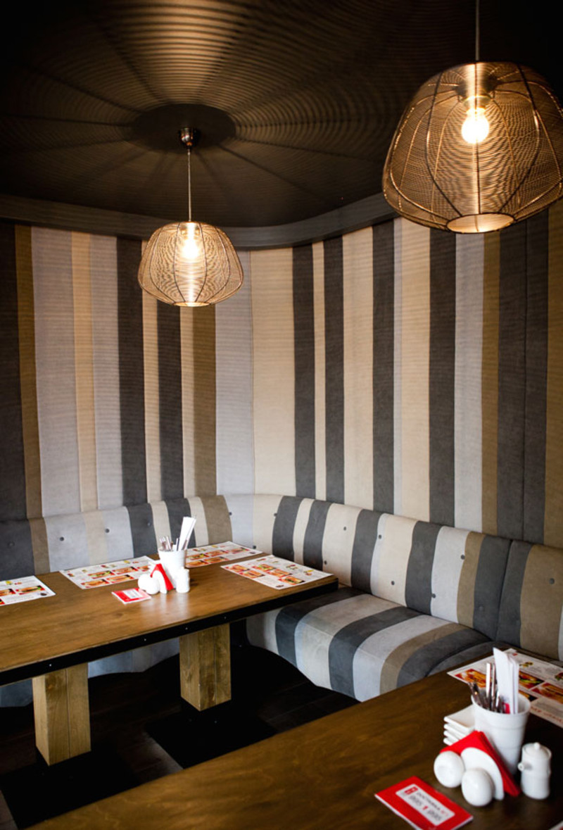 Дизайнерский интерьер для ресторана ОКИ DOKИ