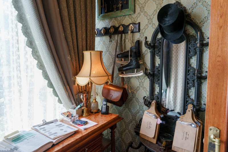 Элементы декора от дизайнера в ресторане Mari Vanna Baku