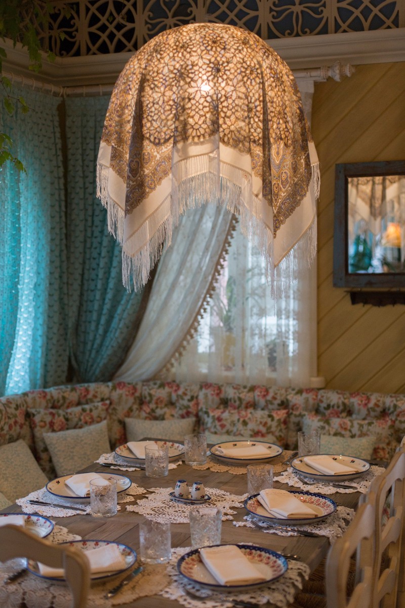 Элементы декора в ресторане Mari Vanna Дача