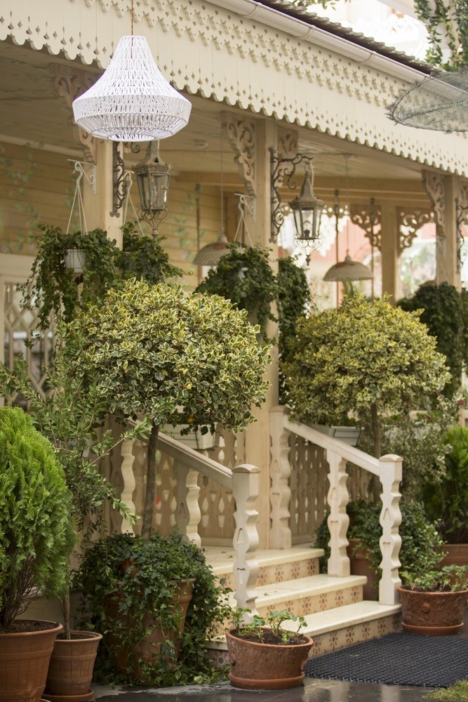 Декоративные элементы в дизайне ресторана Mari Vanna Дача