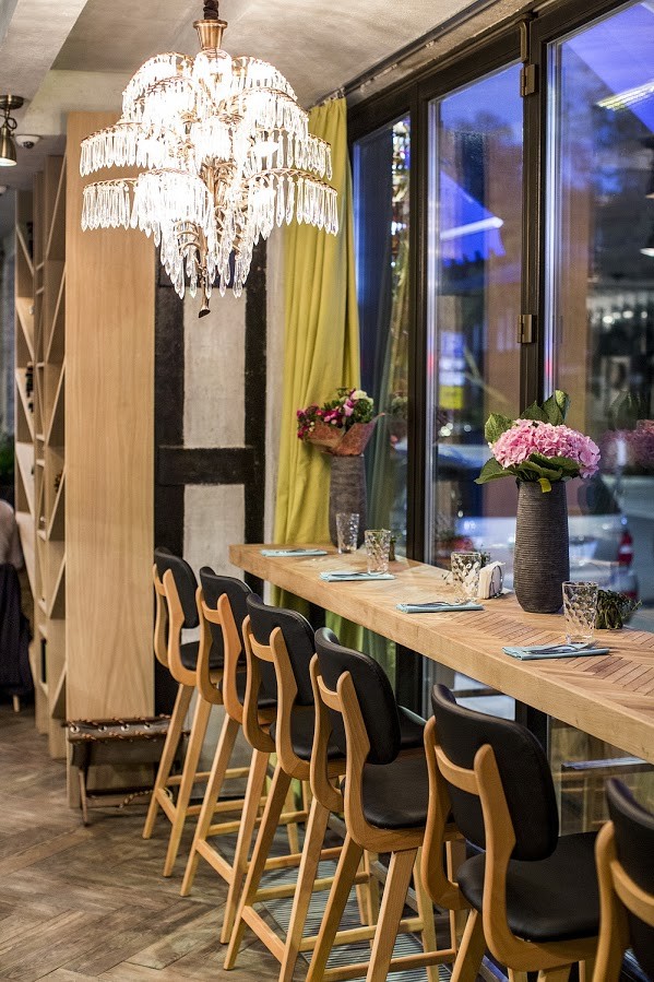 Световые элементы в дизайне бара