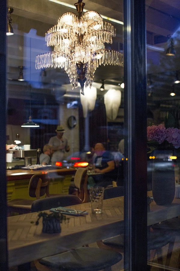 Декор интерьера бара