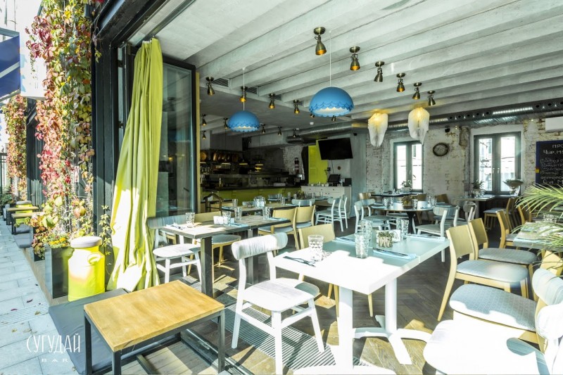 Дизайнерский интерьер для бара