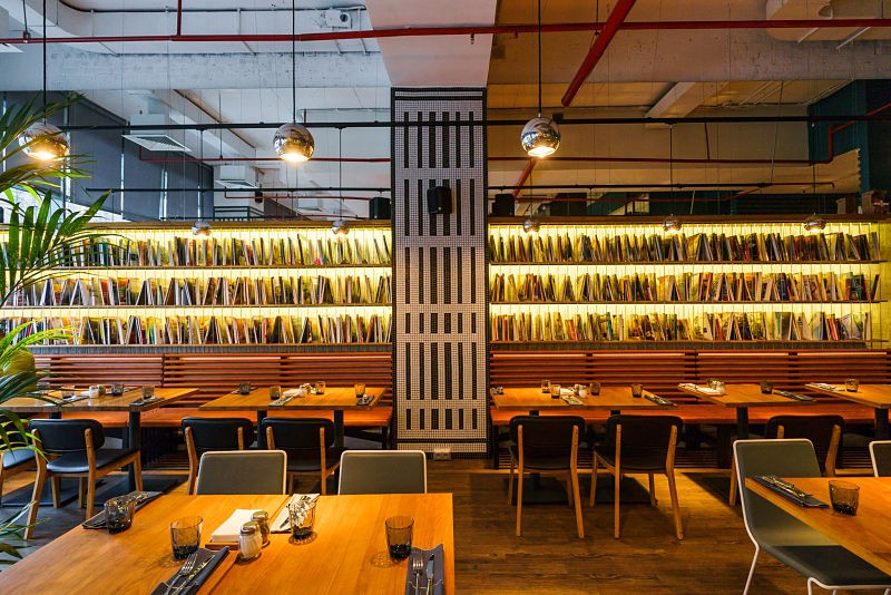 Оформление зонирования в кафе