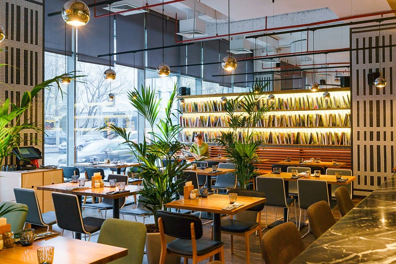 Световой дизайн для кафе