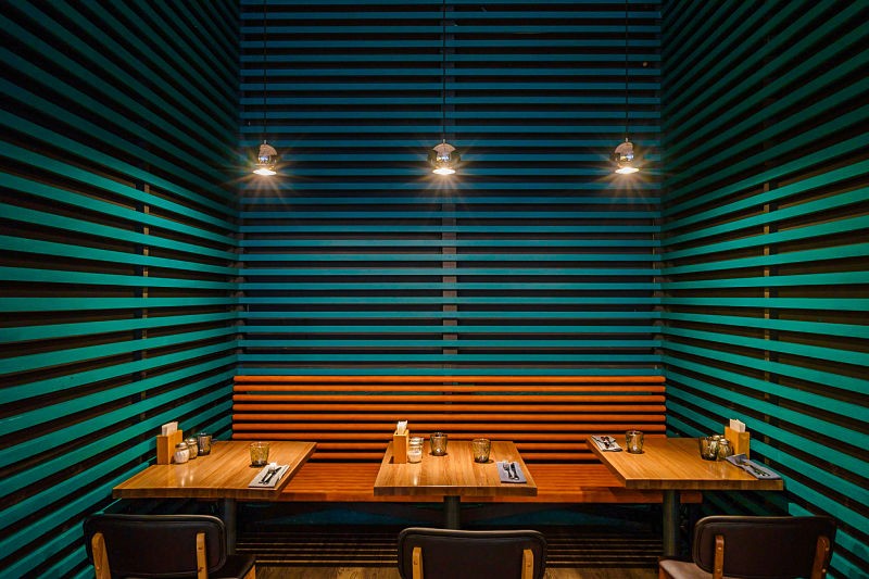 Дизайн уютного уголка в кафе